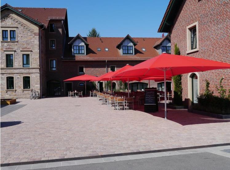 Sutter'S Landhaus Hotel Gensingen Exterior foto
